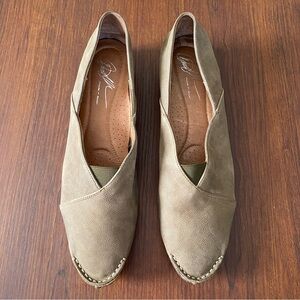 Donald Pliner Slip on Flats